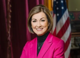 governor kim reynolds